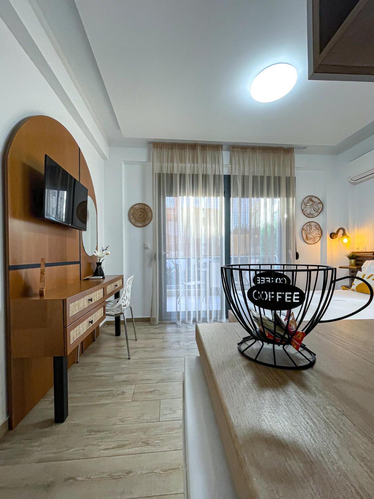 Bamboo Luxury Studios Никити Екстериор снимка
