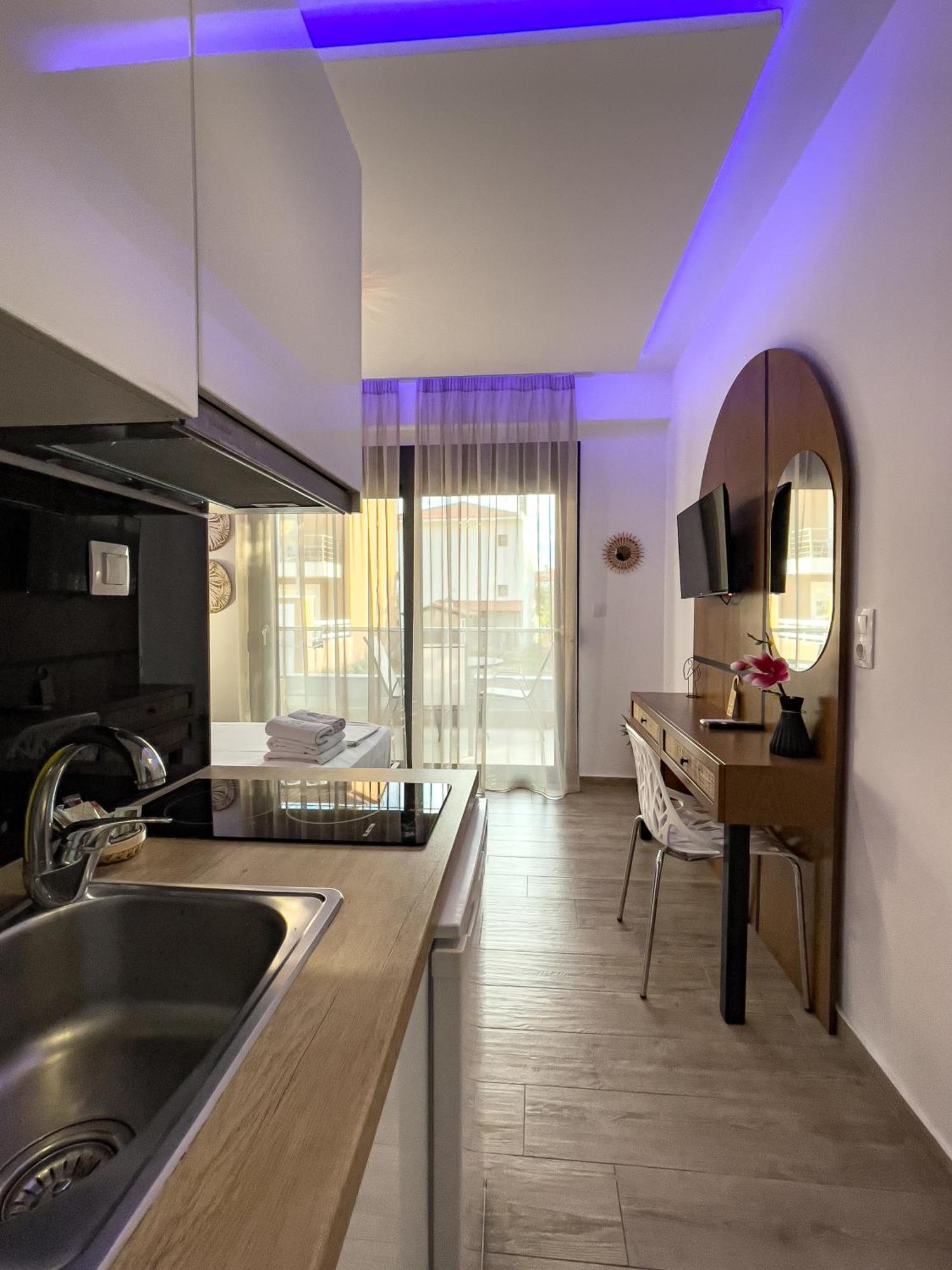 Bamboo Luxury Studios Никити Екстериор снимка