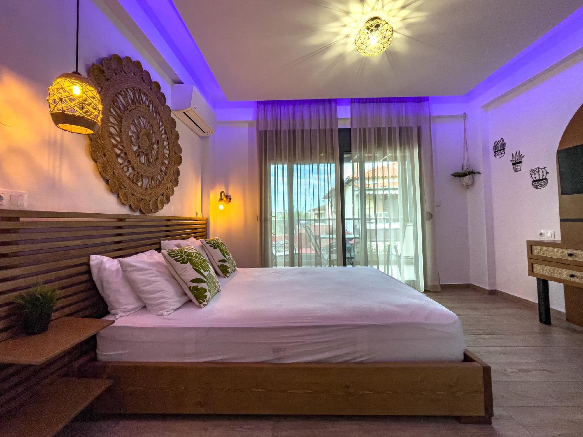Bamboo Luxury Studios Никити Екстериор снимка